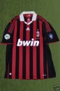 Su Ebay per il comitato Aurora la maglia di Ronaldinho