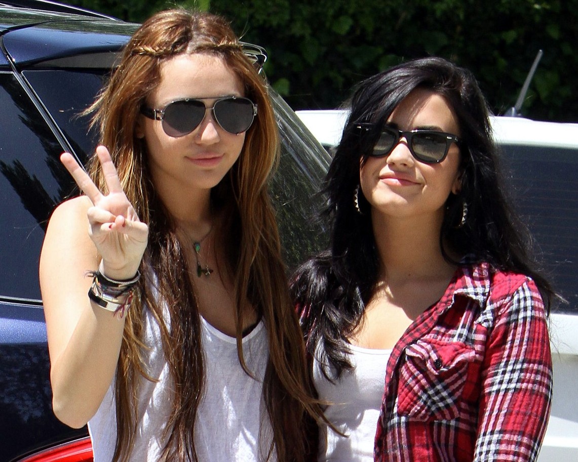 Miley Cyrus e Demi Lovato, amiche per la pelle!