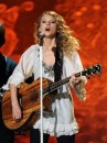 Parata di star ai Grammy Awards 2010, brillano Beyoncé e Taylor Swift!