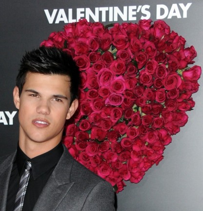 Taylor Lautner e Jessica Biel alla prima di Valentine's Day