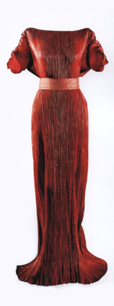 Delphos con cintura taffetas di seta con fitta plissettatura_1909 ca