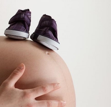 la riflessologia plantare per una gravidanza serena e sicura