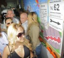 Noemi Letizia va a votare: kaos al seggio
