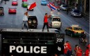 esercito delle camicie rosse dimostrano contro premier AbhisitVejjajiva