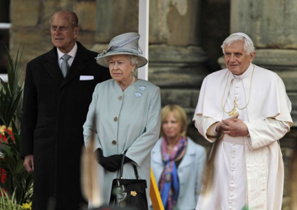 Benedetto XVI incontra la Regina Elisabetta II