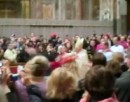 Benedetto XVI spinto a terra durante la Messa della notte di Natale