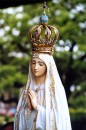 Statua della Madonna a Fatima con il proiettile di Giovanni Paolo II incastonato nella corona
