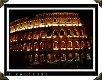 Colosseo illuminato nella notte