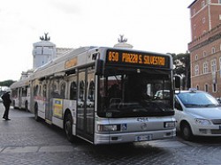 "Autobus nel centro romano"