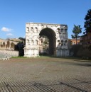 Arco di Giano, Piazza della Bocca della Verita