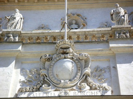 Particolare facciata Galleria Borghese