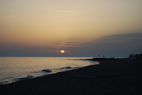 Ostia tramonto sul mare