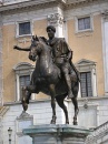 Le statue che nel loro silenzio raccontano la storia di Roma