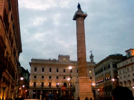 Sera in Piazza Colonna