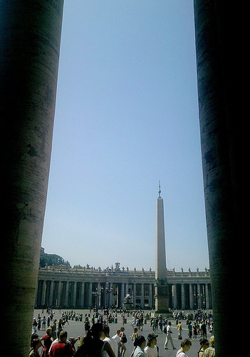 Obelisco visto dal Colonnato