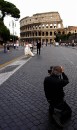 Sposi sullo sfondo del Colosseo