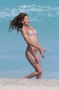 Belen Rodriguez in Bikini a Miami senza Fabrizio Corona