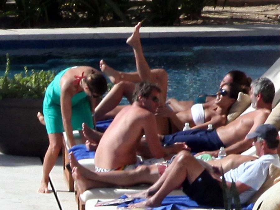 Elisabetta Canalis e George Clooney iniziano il 2010 in Spiaggia