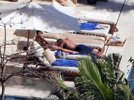 Elisabetta Canalis e George Clooney iniziano il 2010 in Spiaggia