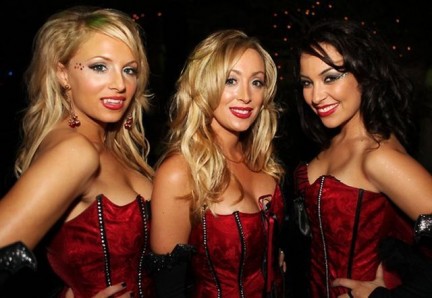 Grande Festa di Halloween nella Playboy Mansion