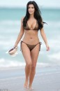Kim Kardashian esplosiva su FHM