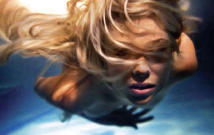 Martina Stella su Playboy: Una Sexy Sirena