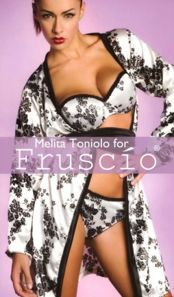 Melita Toniolo in Lingerie Super Sexy