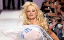 Pamela Anderson Nude Look in Passarella