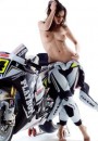 Playboy sale in sella del Moto GP
