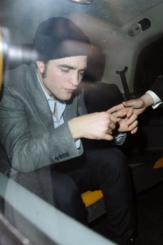 Robert Pattinson: party Remember Me