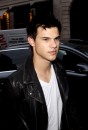 Taylor Lautner a Parigi: nuove foto