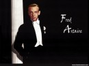 Fred Astaire pensieroso